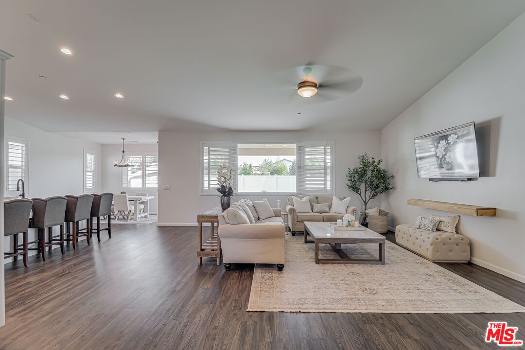 Dining room, Interior, Living room, Pendant Lights, Recessed Lighting, Wood Texture Flooring