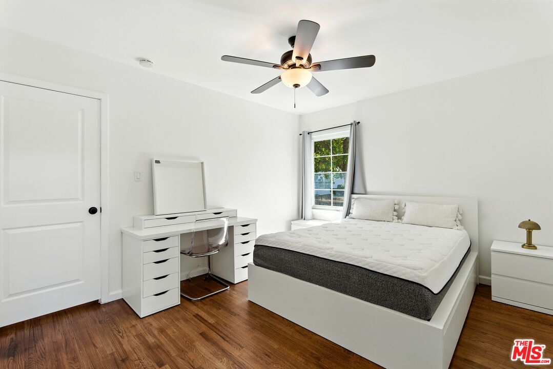 Bedroom, Home Office, Interior, Wood Texture Flooring