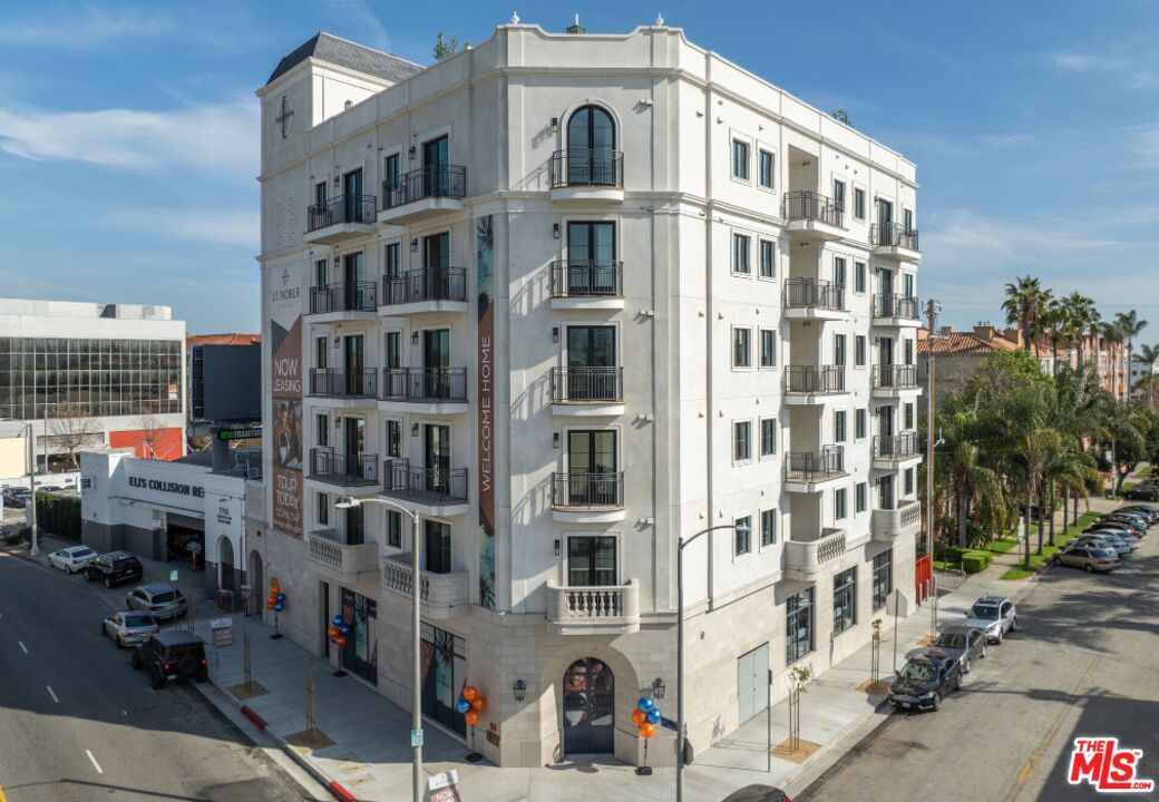 Exterior, Facade, Condo Building