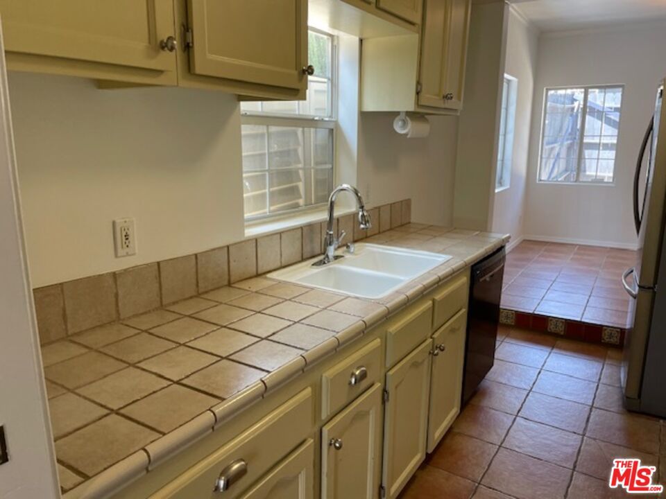 Interior, Kitchen, Tile Countertops