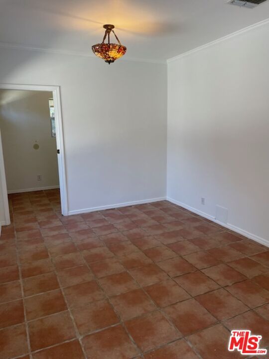 Empty room, Interior, Pendant Lights