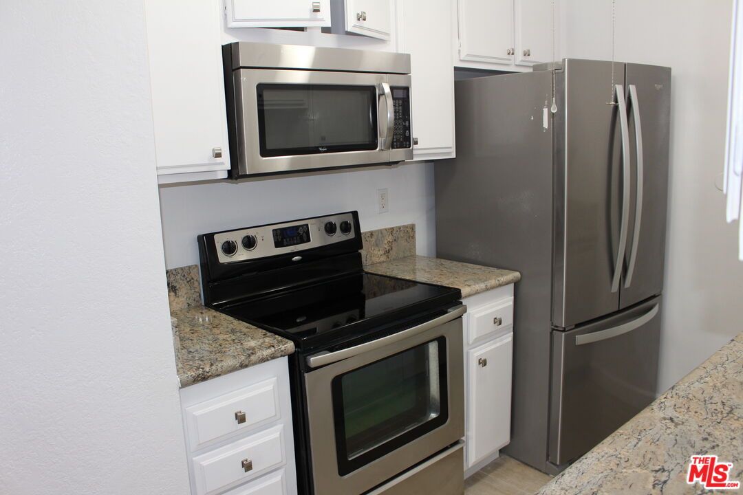 Interior, Kitchen, Stainless Steel Appliances