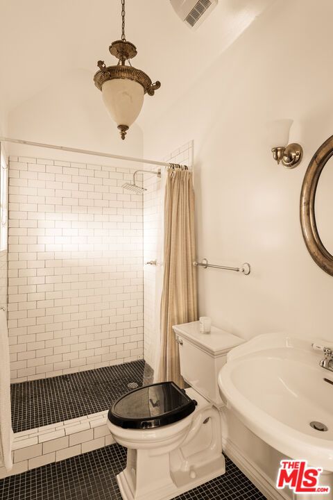Bathroom, Interior, Pendant Lights