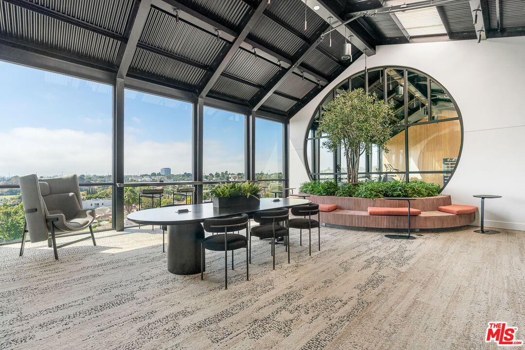 Dining room, Interior, Sun Room, Wood Texture Flooring