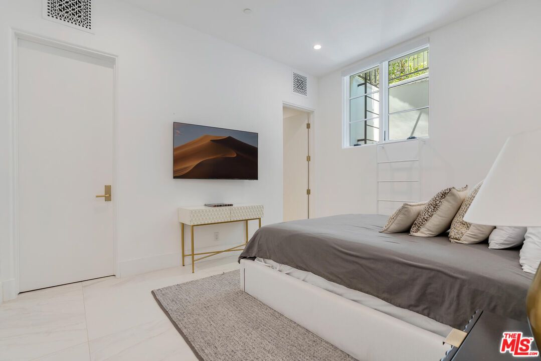 Bedroom, Interior, Marble, Recessed Lighting