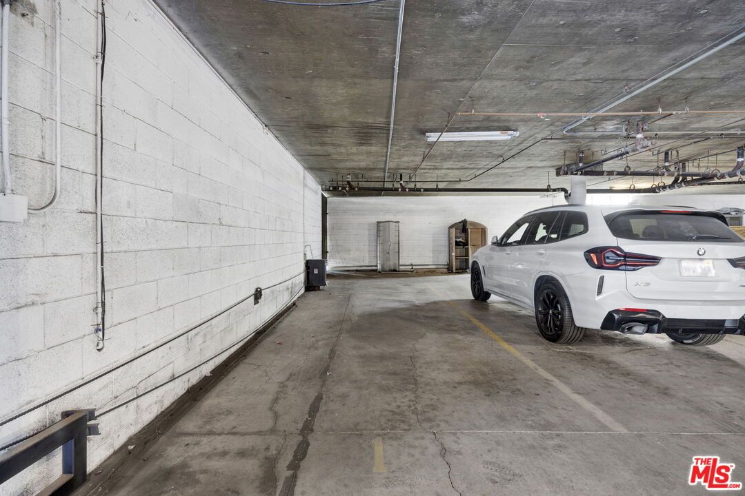 Garage, Interior, Stone Walls