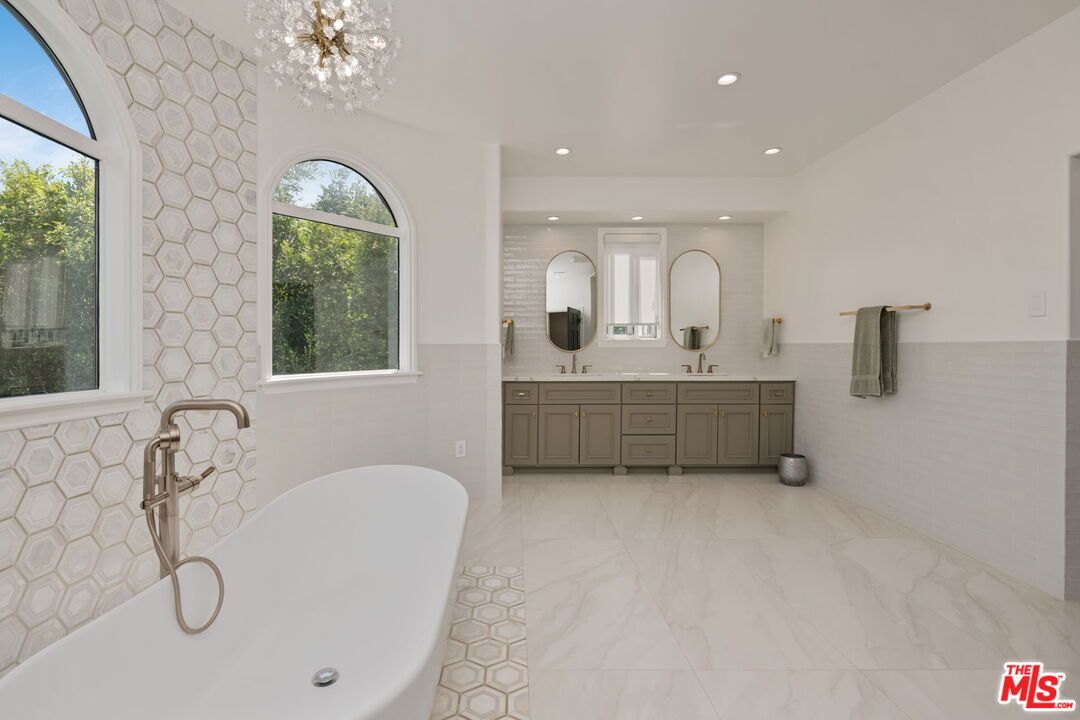 Bathroom, Dual Sink Vanities, Free Standing Baths, Interior, Marble, Recessed Lighting