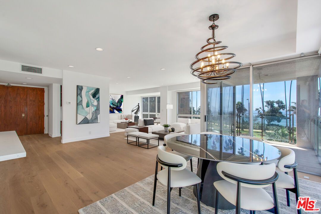 Chandelier, Dining room, Interior, Living room, Recessed Lighting, Wood Texture Flooring
