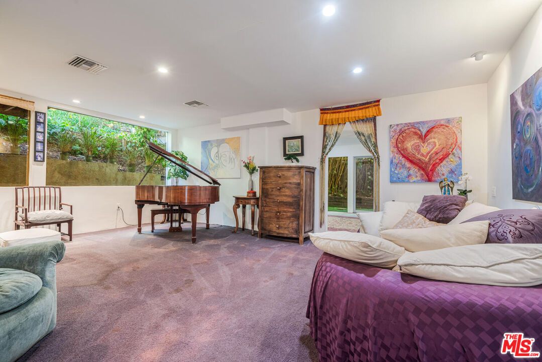 Interior, Piano, Recessed Lighting