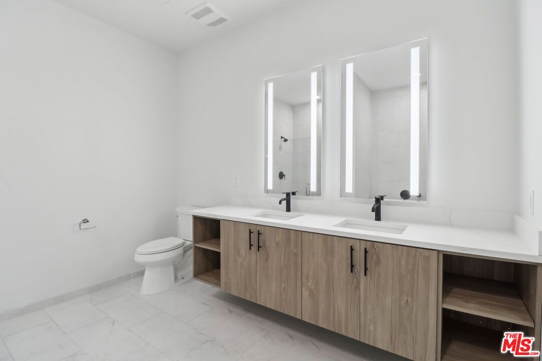 Bathroom, Dual Sink Vanities, Interior, Marble