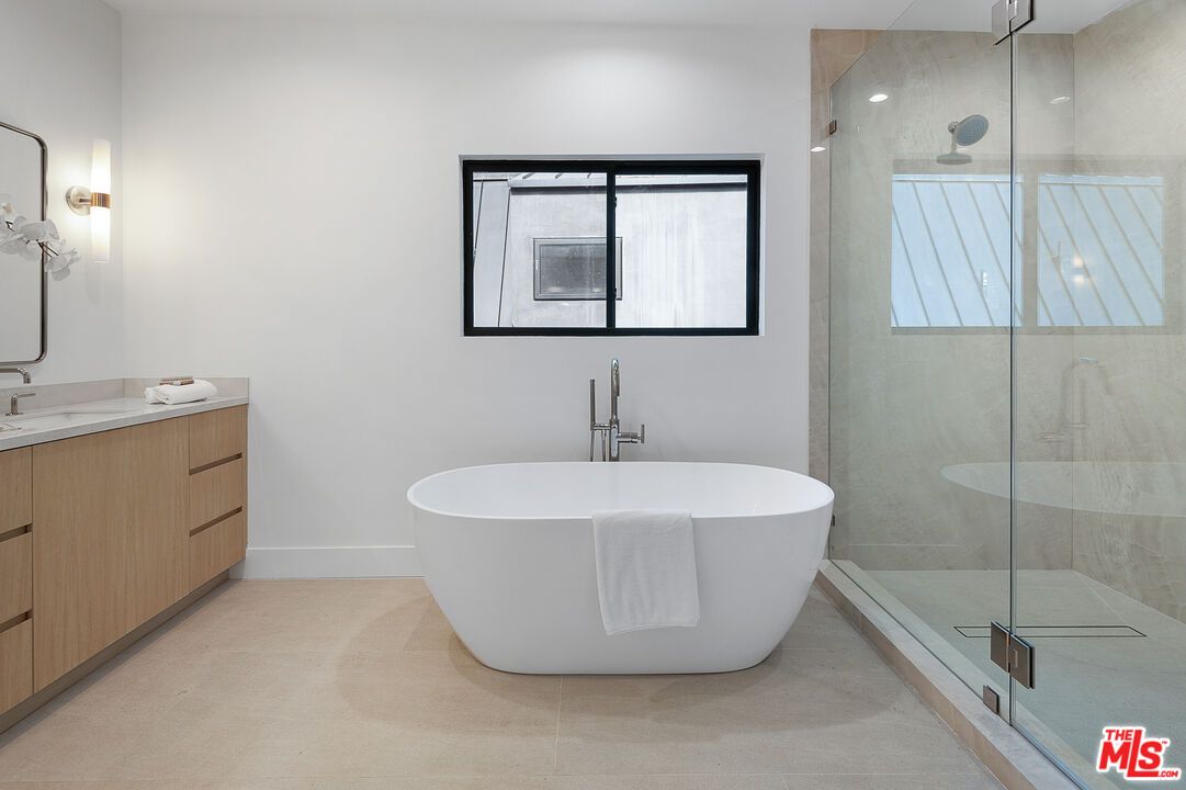 Bathroom, Free Standing Baths, Glass Shower, Interior