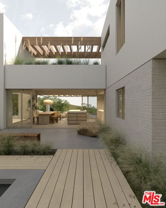 Exterior, Facade, Modern