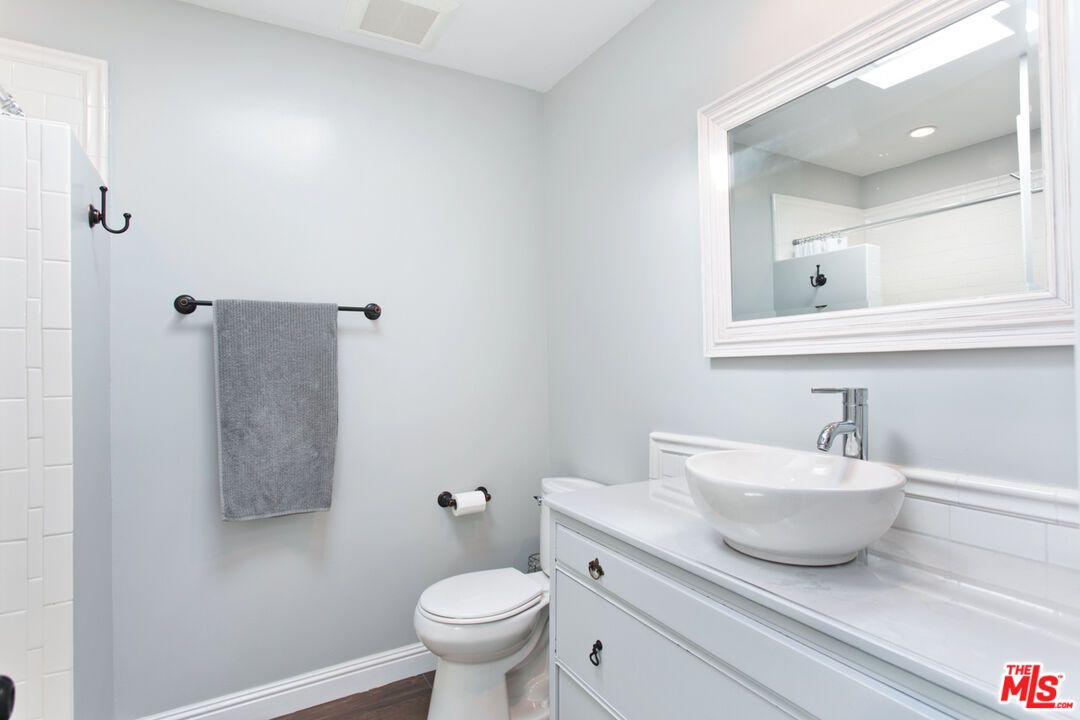 Bathroom, Interior, Recessed Lighting, Wood Texture Flooring