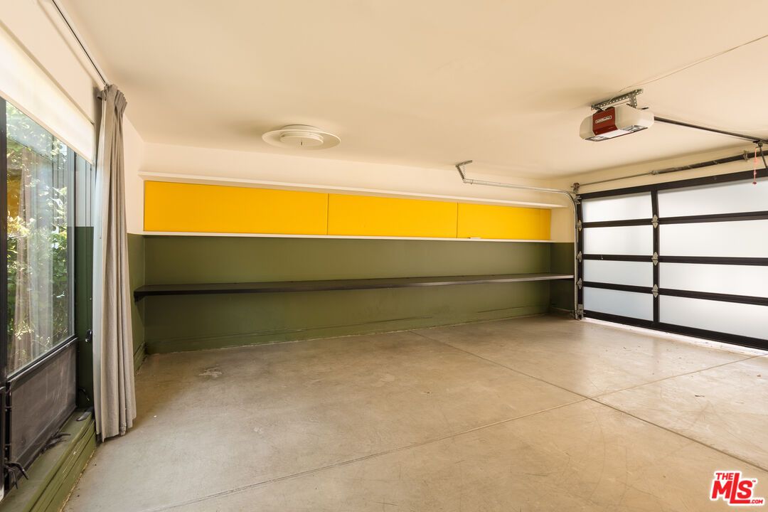 Garage, Interior