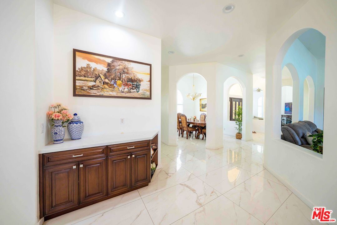 Dining room, Interior, Marble, Recessed Lighting