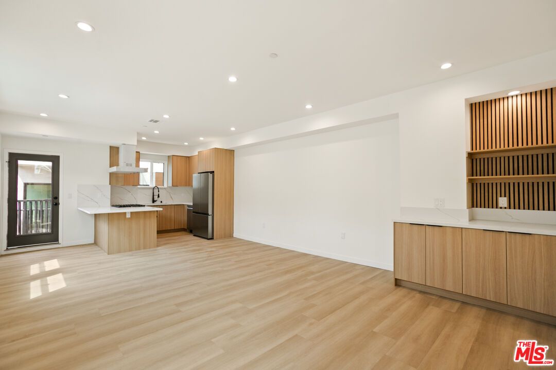 Interior, Kitchen, Marble Walls, Recessed Lighting, Wood Texture Flooring