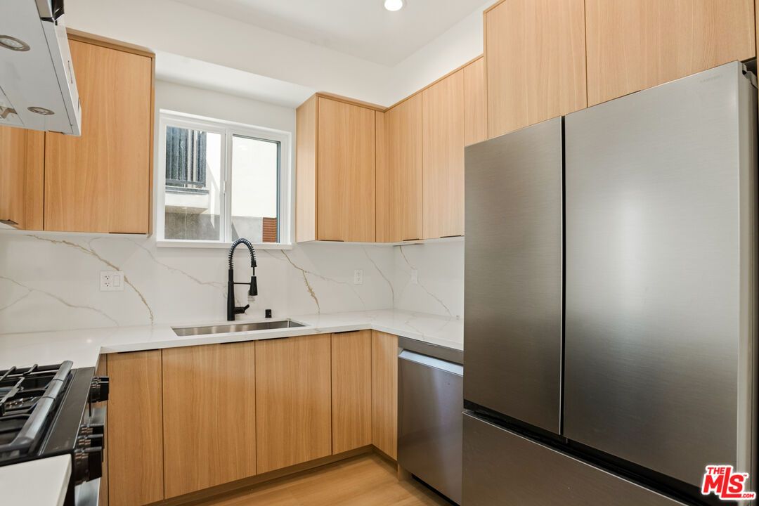 Interior, Kitchen, Marble Walls, Recessed Lighting, Wood Texture Flooring