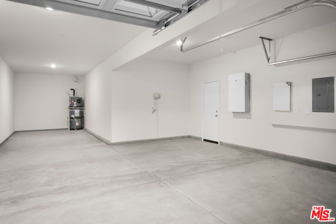 Garage, Interior, Recessed Lighting