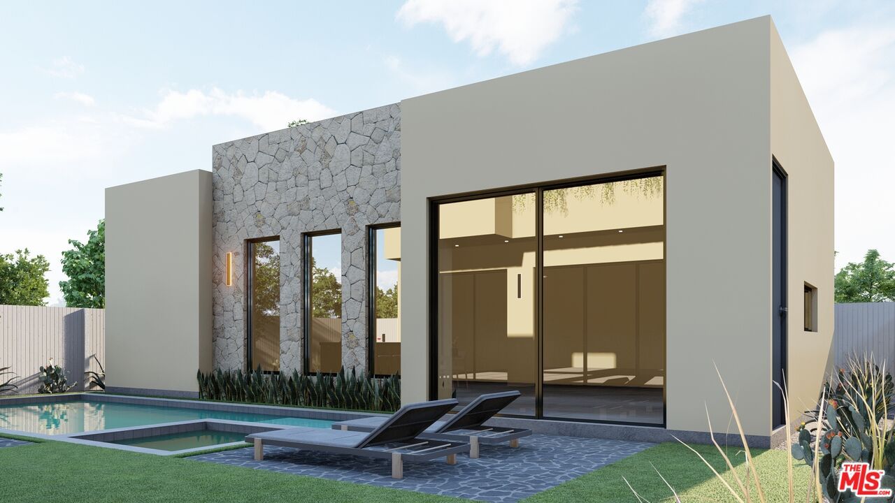 Exterior, Facade, Pool, Modern