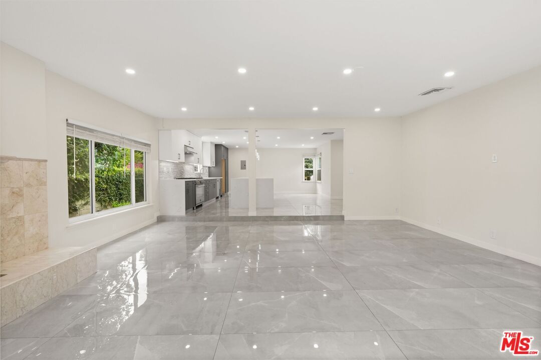 Empty room, Interior, Kitchen, Recessed Lighting, Stainless Steel Appliances