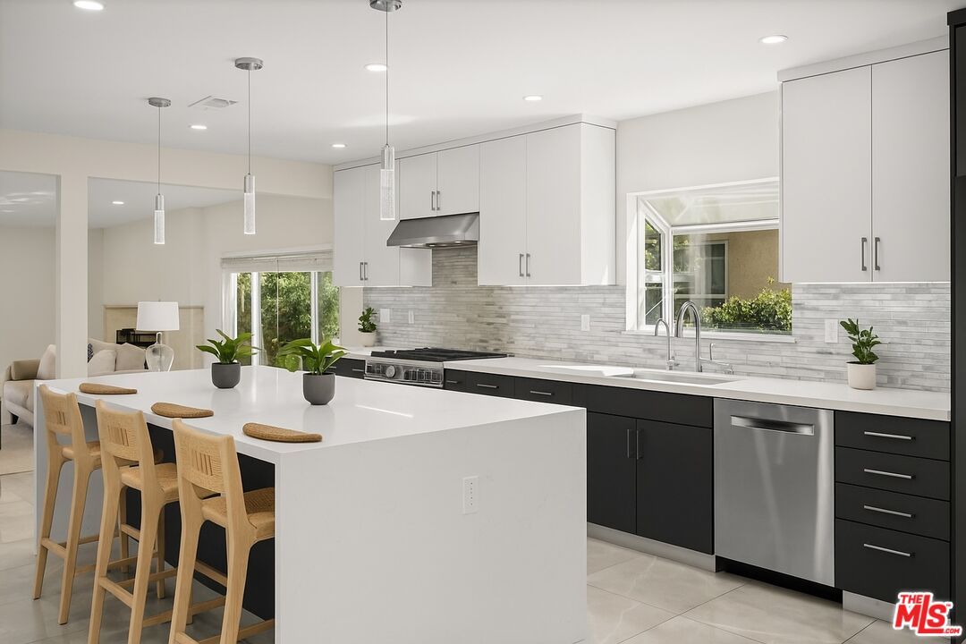 Interior, Kitchen, Pendant Lights, Recessed Lighting, Stainless Steel Appliances