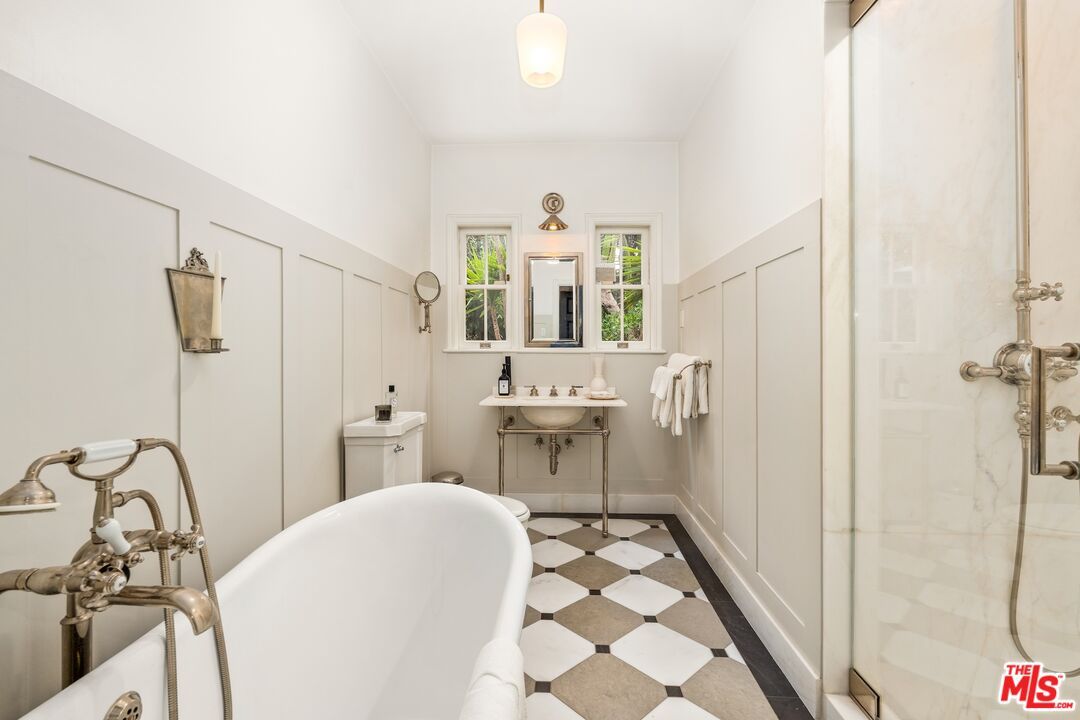 Bathroom, Free Standing Baths, Interior