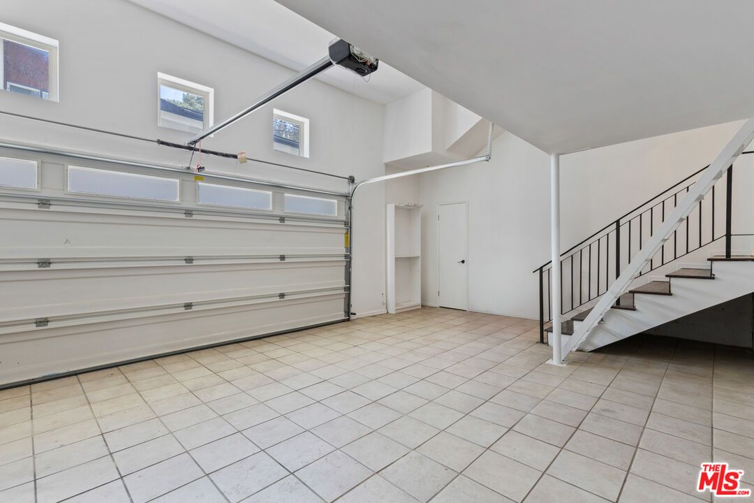 Garage, Interior