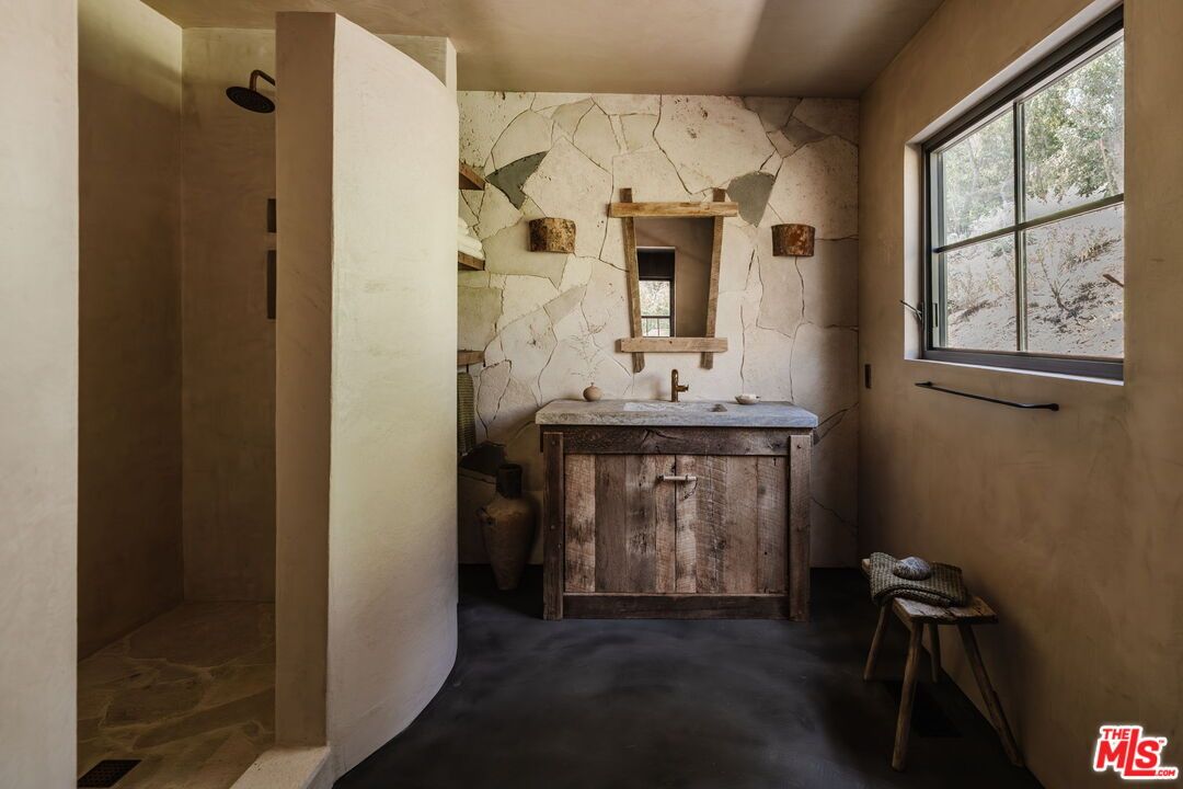 Bathroom, Interior, Stone Walls