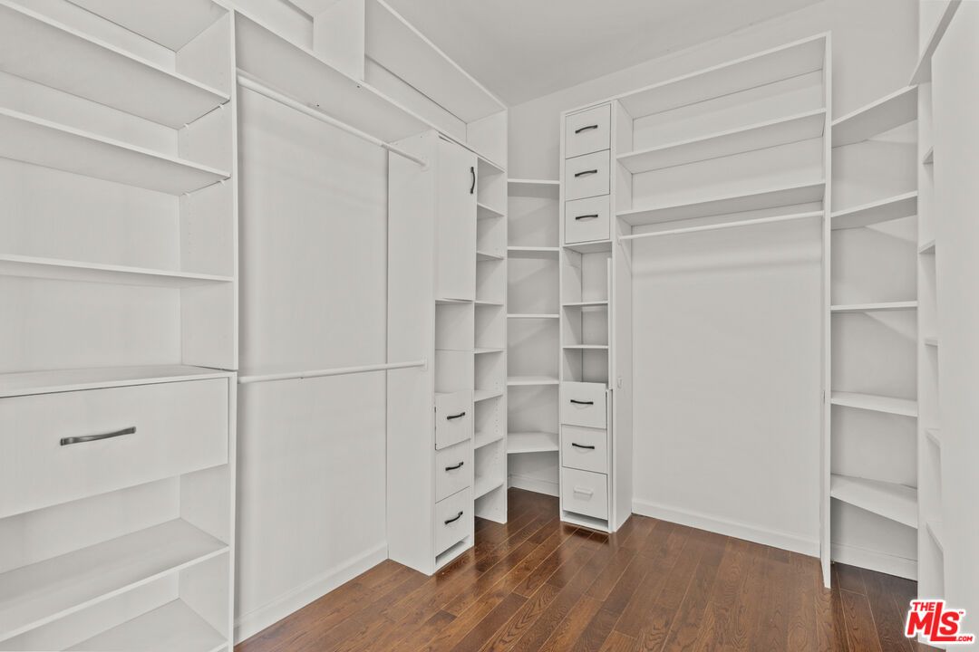 Interior, Walk-in Closets, Wood Texture Flooring