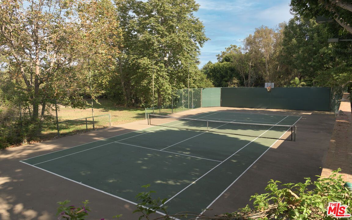 Exterior, Tennis Courts