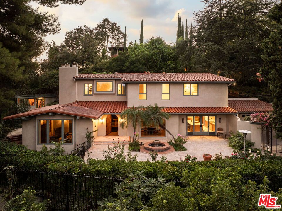 Backyard, Exterior, Facade, Mediterranean