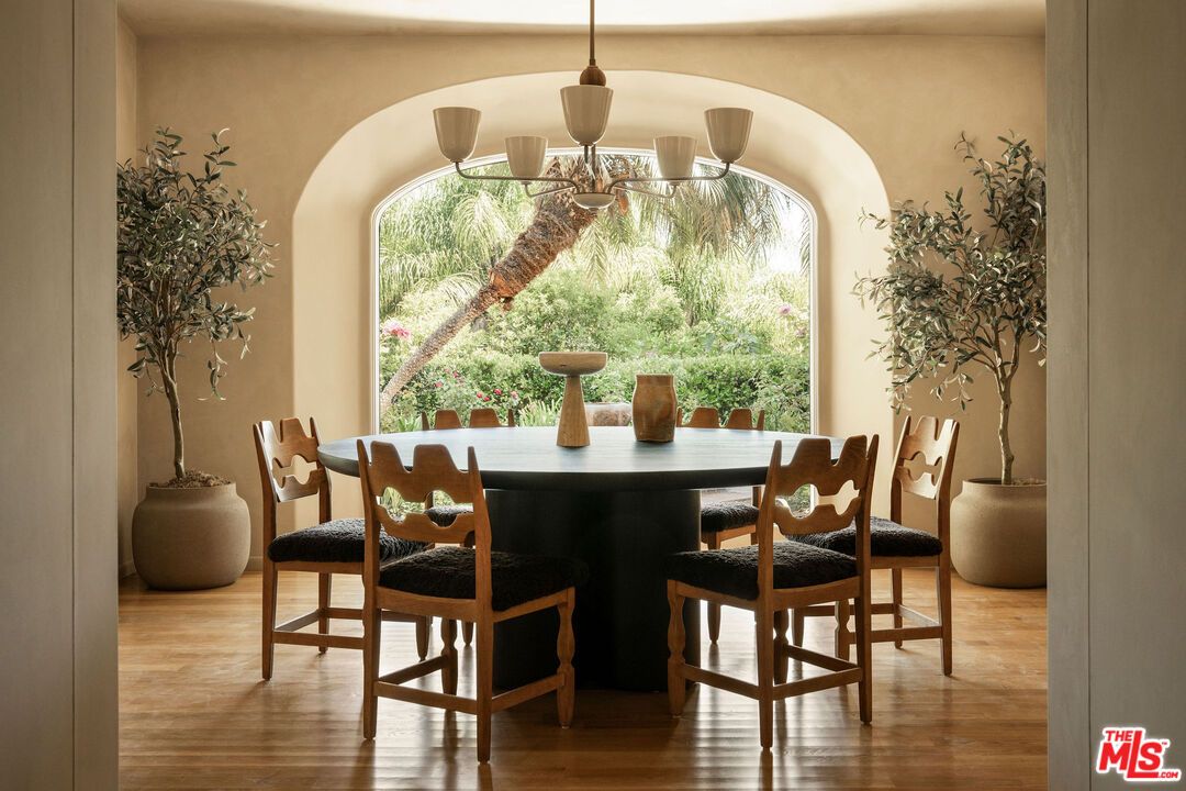 Chandelier, Dining room, Interior, Wood Texture Flooring