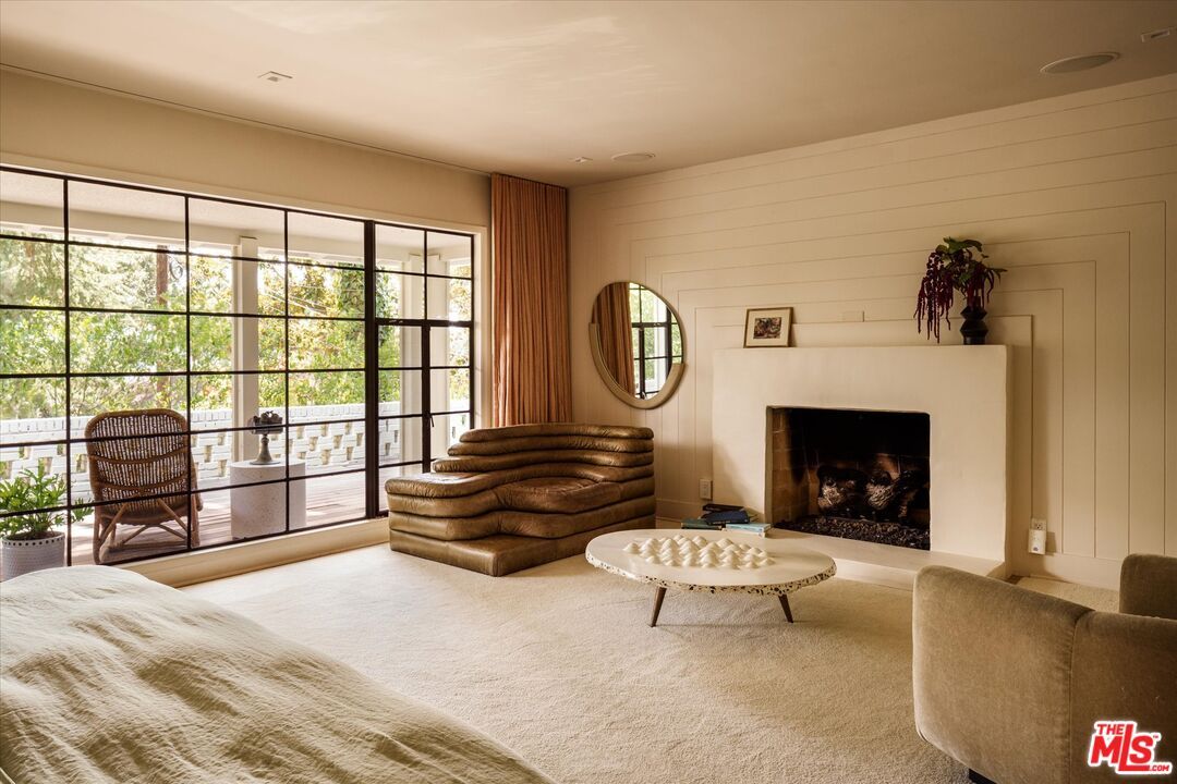 Fireplace, Interior, Recessed Lighting