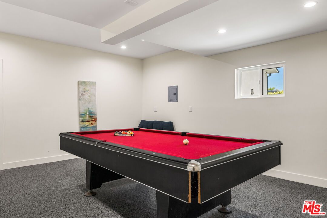 Billiard Table, Game Room, Interior, Recessed Lighting