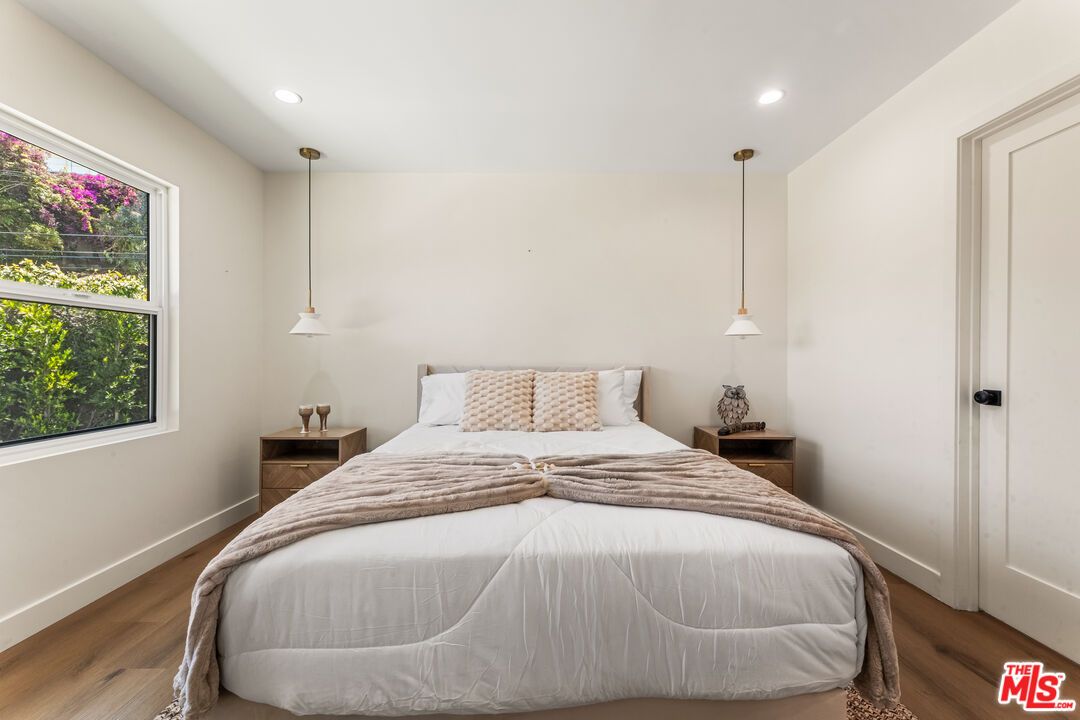 Bedroom, Interior, Pendant Lights, Recessed Lighting, Wood Texture Flooring