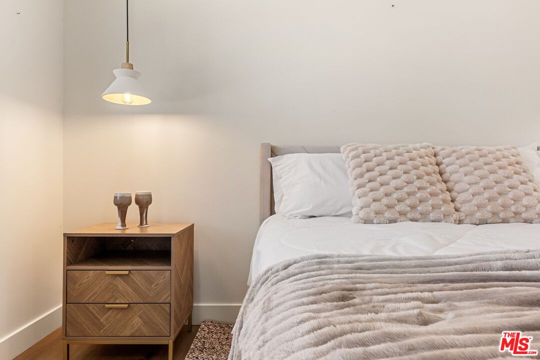 Bedroom, Interior, Pendant Lights