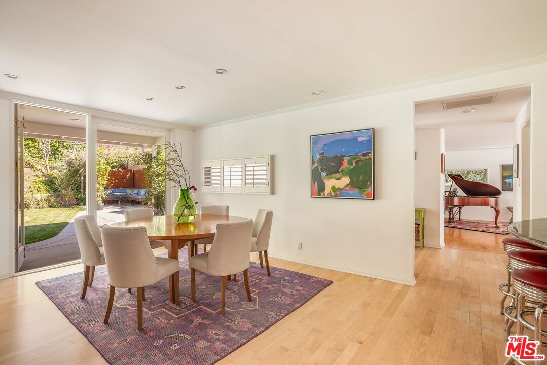 Dining room, Interior, Piano, Recessed Lighting, Wood Texture Flooring
