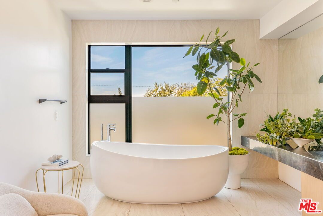 Bathroom, Free Standing Baths, Interior