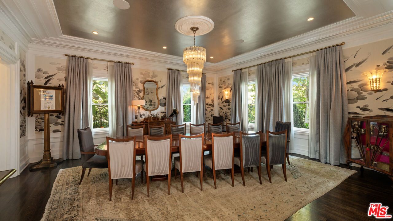 Chandelier, Dining room, Interior, Recessed Lighting, Wood Texture Flooring
