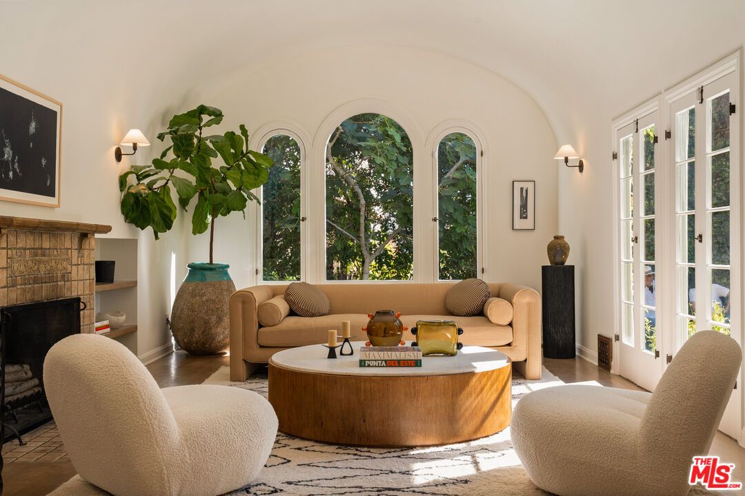 Fireplace, Interior, Living room