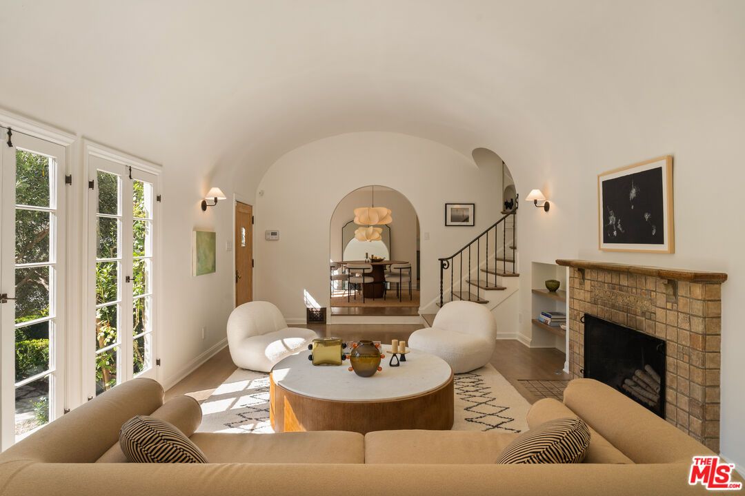 Fireplace, Interior, Living room