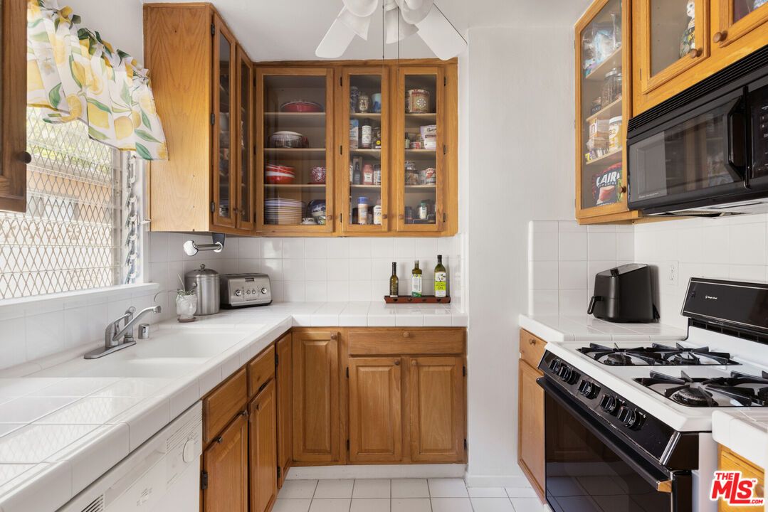Interior, Kitchen, Tile Countertops