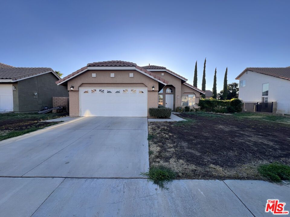 Attached, Backyard, Exterior, Facade, Mediterranean