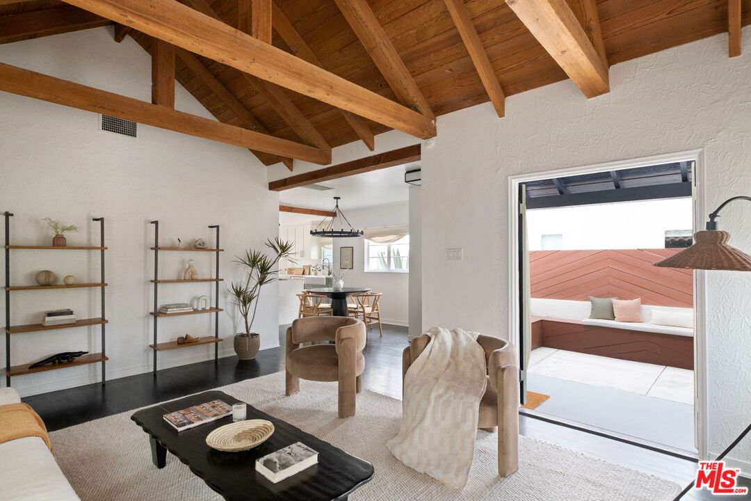 Dining room, Interior, Living room, Pendant Lights, Wooden Beams, Wooden Ceilings