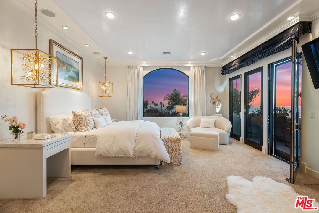 Bedroom, Interior, Pendant Lights, Recessed Lighting