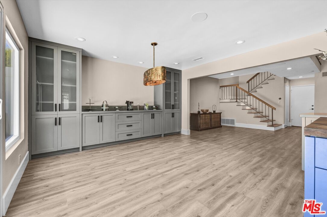 Interior, Pendant Lights, Recessed Lighting, Wood Texture Flooring
