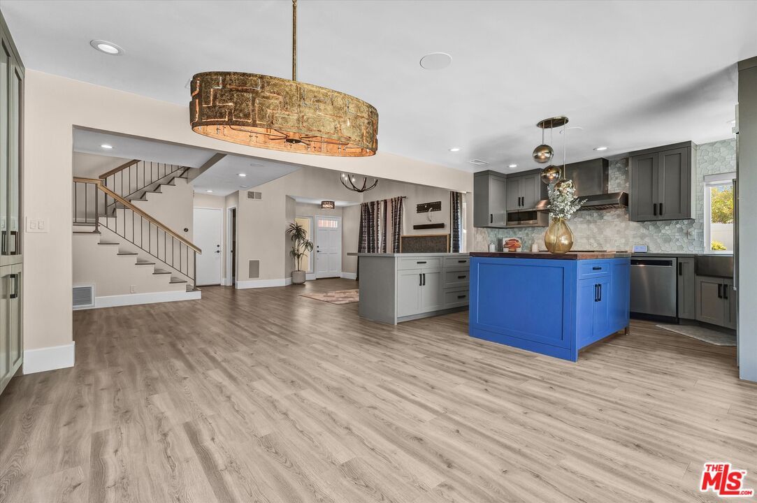Interior, Kitchen, Pendant Lights, Recessed Lighting, Wood Texture Flooring