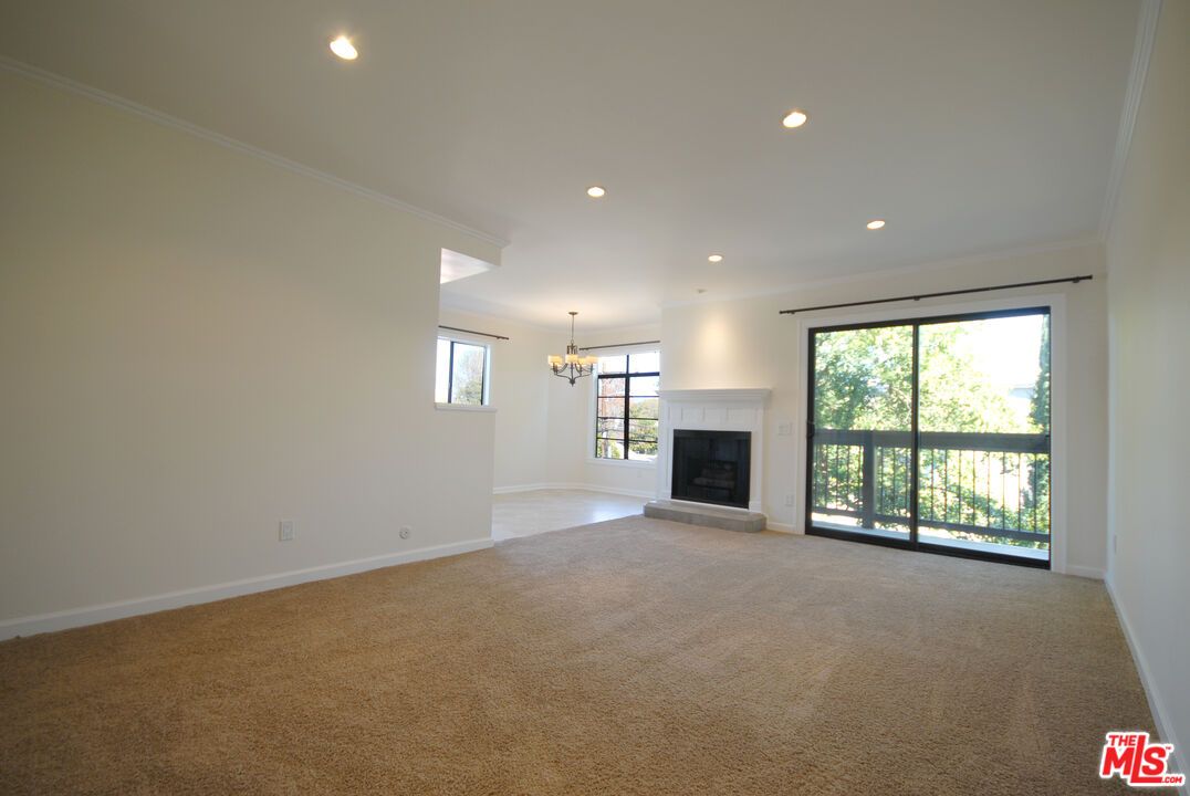 Chandelier, Empty room, Fireplace, Interior, Recessed Lighting