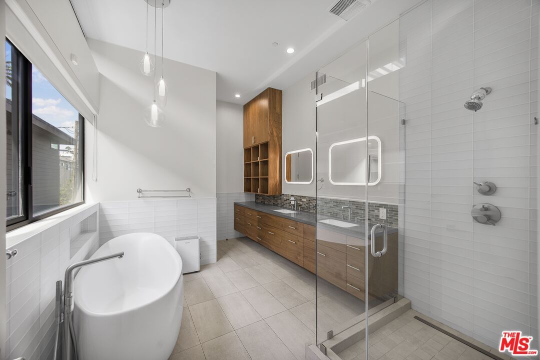 Bathroom, Dual Sink Vanities, Free Standing Baths, Glass Shower, Interior, Pendant Lights, Recessed Lighting