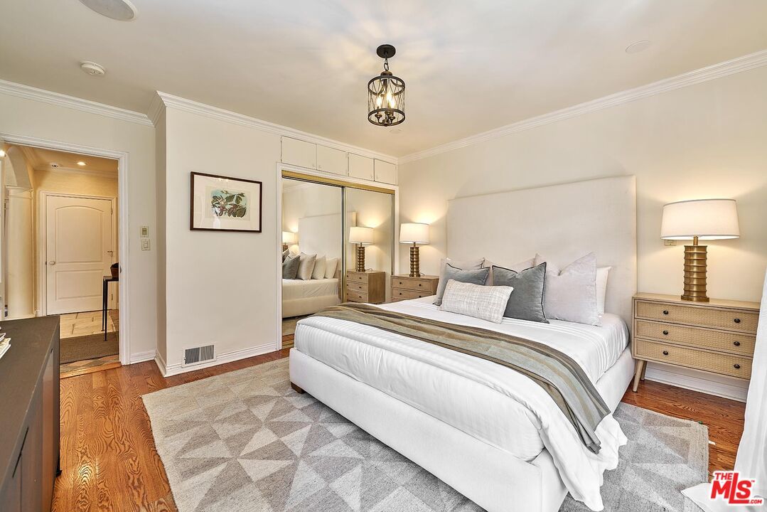 Bedroom, Interior, Pendant Lights, Recessed Lighting, Wood Texture Flooring